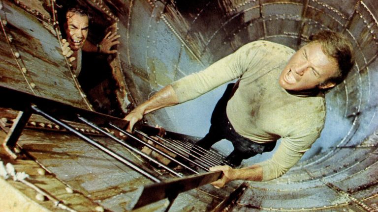 Pic: Everett/Shutterstock
GENE HACKMAN
ERNEST BORGNINE AND GENE HACKMAN IN 'THE POSEIDON ADVENTURE' - 1972

1972