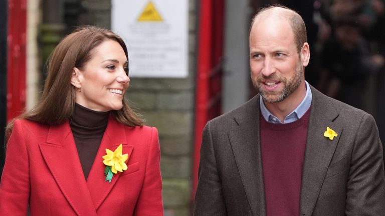 William and Kate praised for 'bangin' cakes as they meet flood-hit community