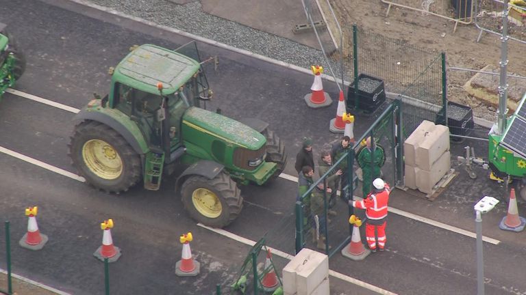 starmer farmer protests 
