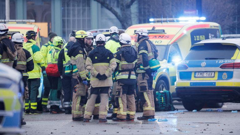 Emergency personnel and police officers work at the adult education center Campus Risbergska school after a shooting attack in Orebro, Sweden, February 4, 2025. TT News Agency/Kicki Nilsson via REUTERS ATTENTION EDITORS - THIS IMAGE WAS PROVIDED BY A THIRD PARTY. SWEDEN OUT. NO COMMERCIAL OR EDITORIAL SALES IN SWEDEN.