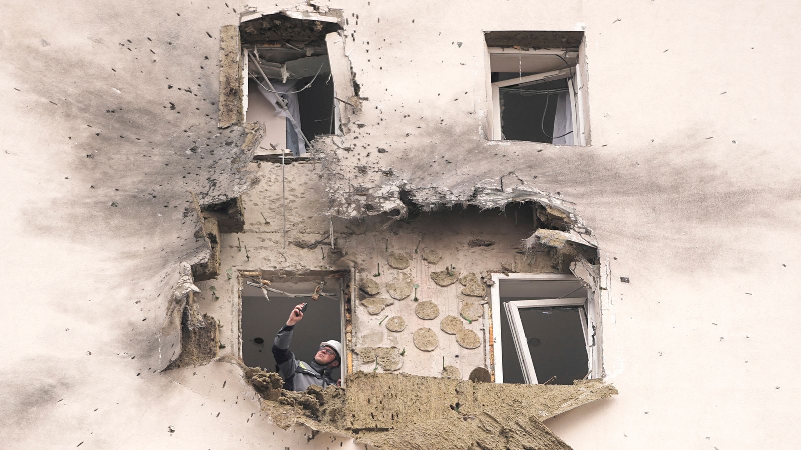 Three killed as Ukraine launches huge drone attack on Moscow | News UK ...