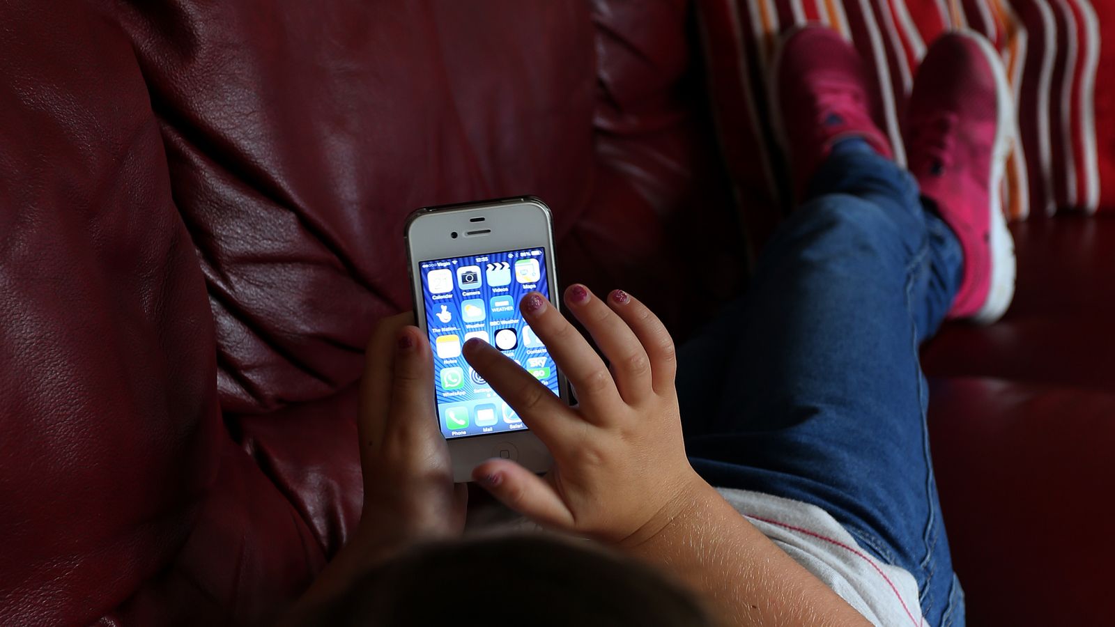 Bill to stop children 'doom scrolling' to get backing - but only after watering down