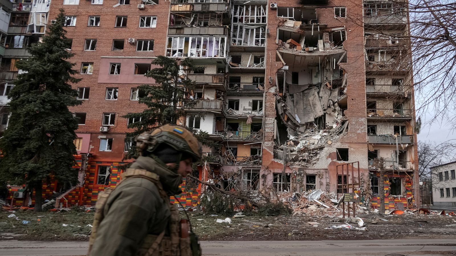 Ukraine war latest: Moscow 'ignores Trump warning'; Ukrainians 'nearly ...