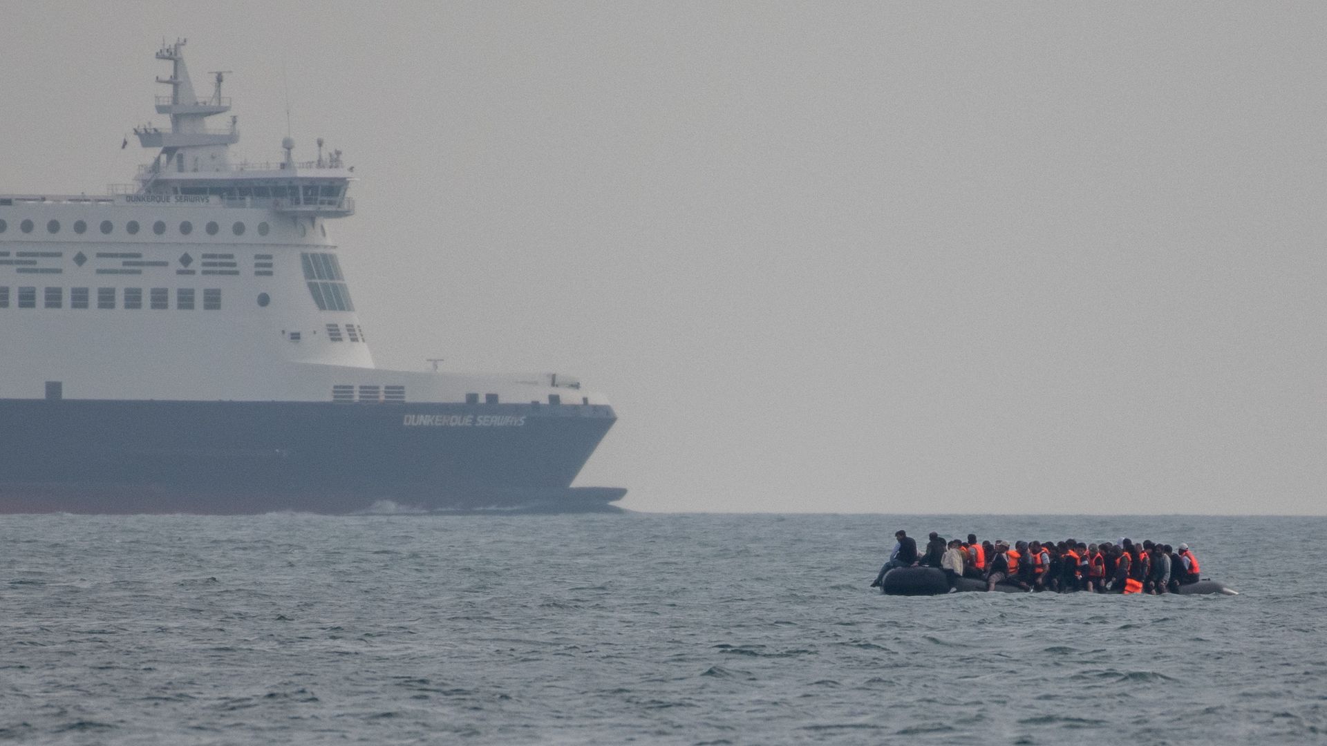 Migrant dies trying to cross English Channel