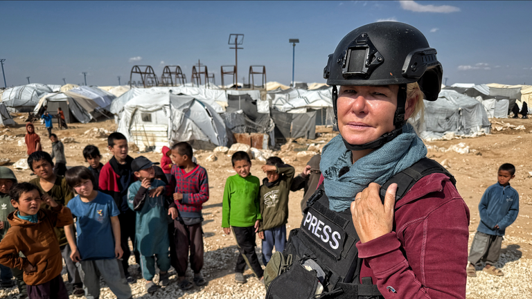 Alex Crawford and children at the Al Hol camp