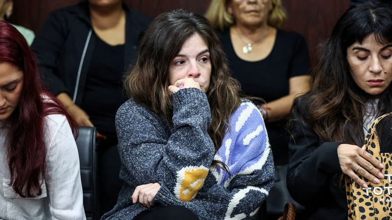 Dalma Maradona, hija de la leyenda del fútbol argentino del difunto Diego Armando Maradona, asiste a un caso judicial contra las personas acusadas de la muerte de Maradona, en Buenos Aires, Argentina, 11 de marzo de 2025.