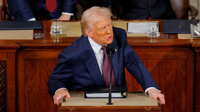 Presiden AS Donald Trump berbicara pada sesi gabungan Kongres di Capitol AS di Washington, DC, AS, 4 Maret 2025. Reuters/Brian Snyder