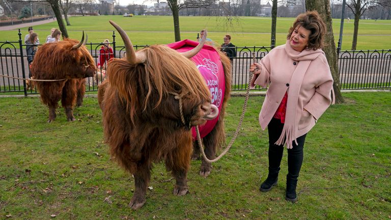 Elaine C Smith Honors Glasgow with Cow Grazing Ceremony on Glasgow Green | UK News