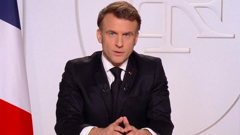 Emmanuel Macron &#39;wants to believe the United States will stand by Europe&#39;