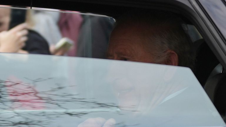 King Charles III is driven by the car of Clarence House, his home in London, next to the mall in the direction of Buckingham Palace. The king is first seen in public since a hospital visit for side effects of his cancer treatment, while blowing this morning as he left Clarence House in London this morning. Image date: Friday, March 28, 2025. PA photo. See Dad Story Royal King. Photocarbedite should read: Ben Whitley/PA Wire