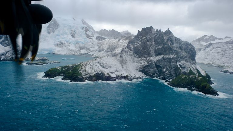 SNILTS SNILTS de Small Island of South Georgia, visité par Tom Clarke, alors qu'il a volé par le plus grand codés du monde du monde, le nom de code A23A. Aucun crédit nécessaire