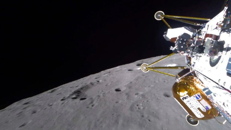 The Athena Lander approaches the surface of the moon on Thursday. Pic: AP / NASA