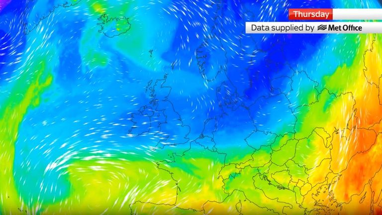 Weather map shows low pressure over UK on Thursday 