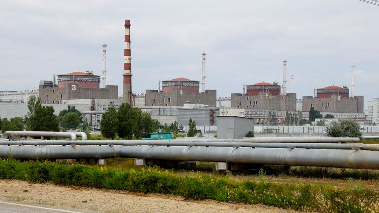 Një pamje tregon termocentralin bërthamor Zaporizhzhia gjatë vizitës së misionit të ekspertëve të Agjencisë Ndërkombëtare të Energjisë Atomike (IAEA) në rrjedhën e konfliktit Rusi-Ukrainë jashtë Enerhodar në rajonin Zaporizhzhia, Ukrainë e kontrolluar nga Rusia, 15 qershor 2023. REUTERS/Alexander Ermochenko