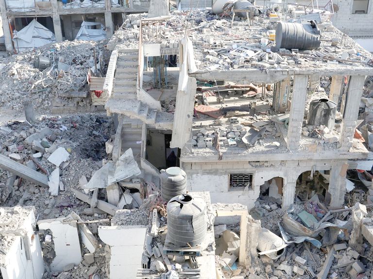 A general view of the site of an Israeli strike on a house, in Khan Younis in the southern Gaza Strip March 18, 2025. REUTERS/Hatem Khaled