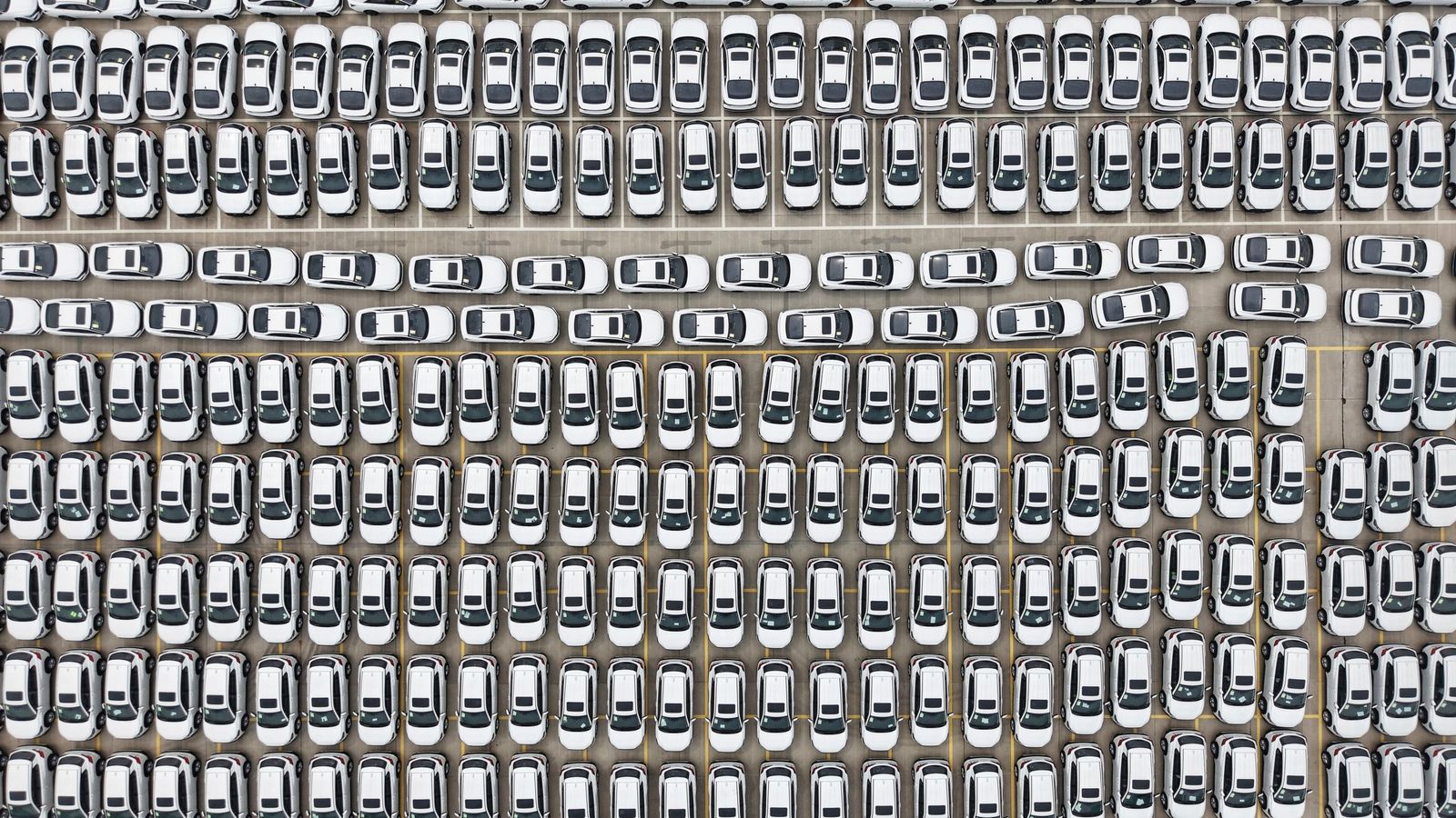 More than a quarter of cars sold in August were electric vehicles - SMMT figures