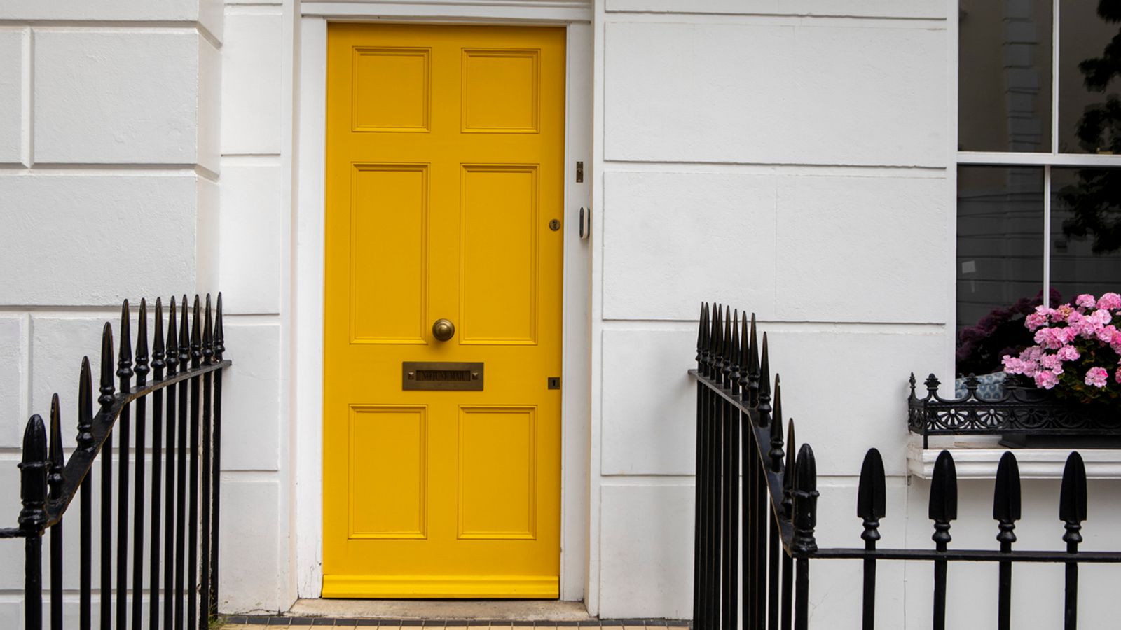 Money: 'One call ended in heartbreak': Diary of a house seller in 2025