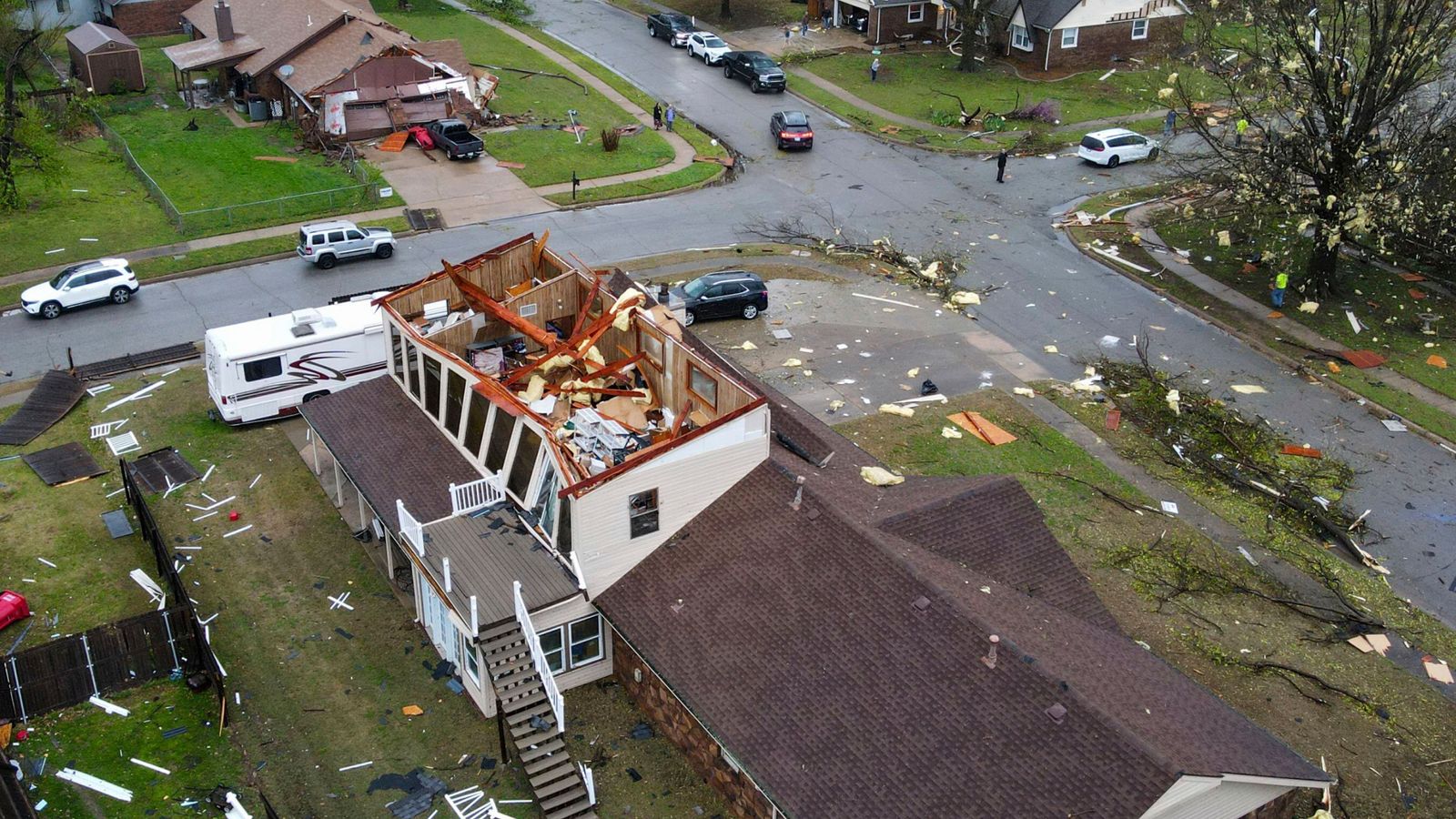 Seven killed as thunderstorms and tornadoes rip through US states | US ...