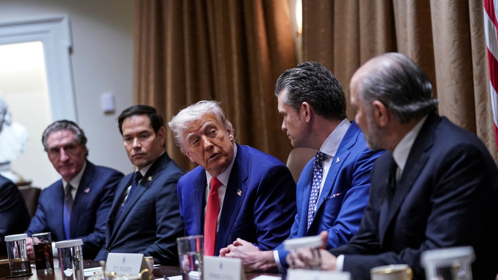 Trump holds cabinet meeting after pausing tariffs | News UK Video News ...