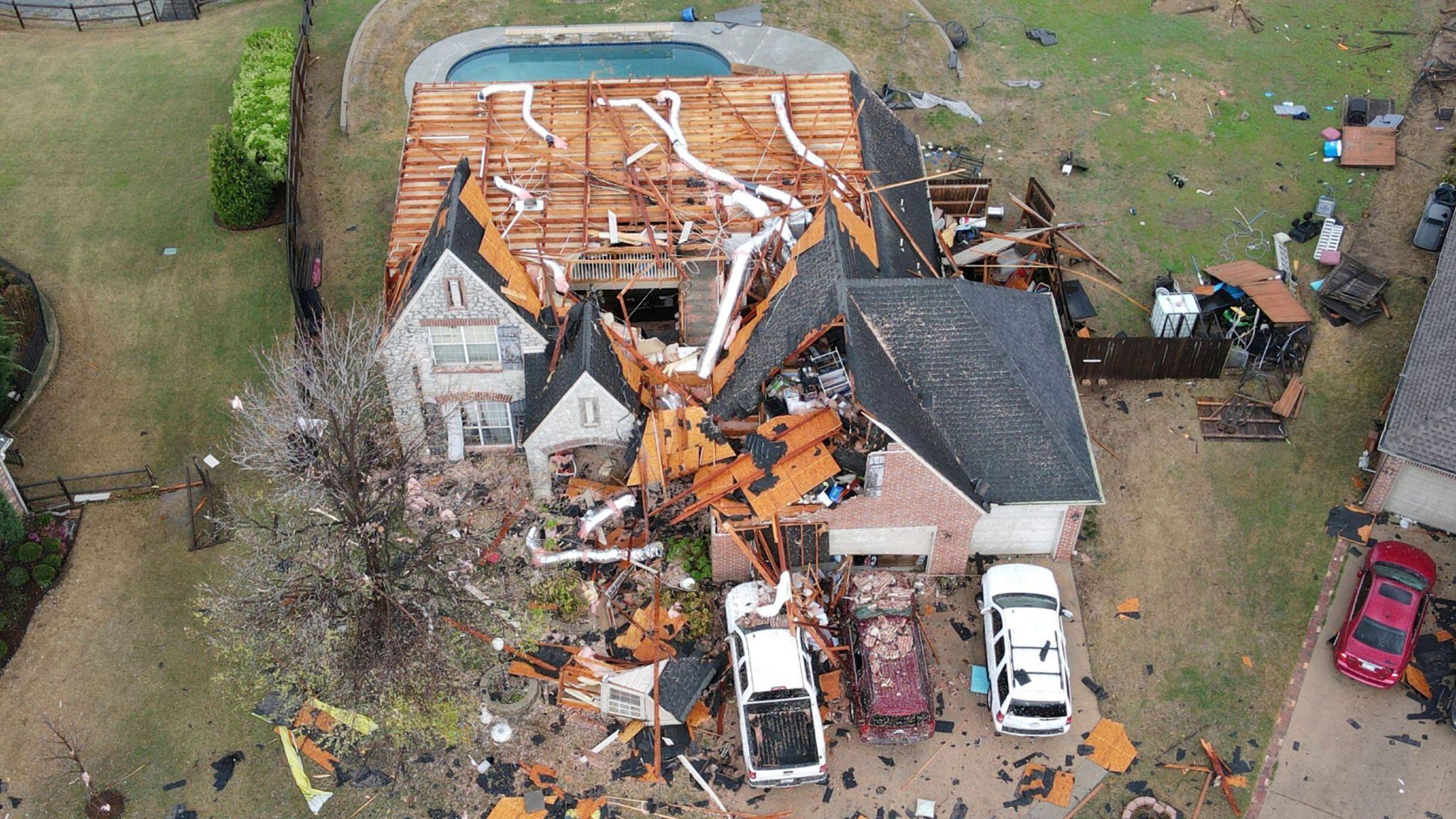 Seven killed as thunderstorms and tornadoes rip through US states | US ...