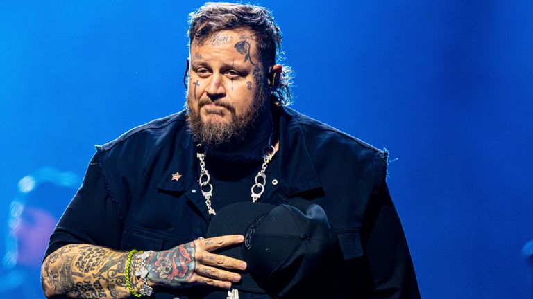 Country star Jelly Roll seeks pardon from criminal past | Ents & Arts News  | Sky News