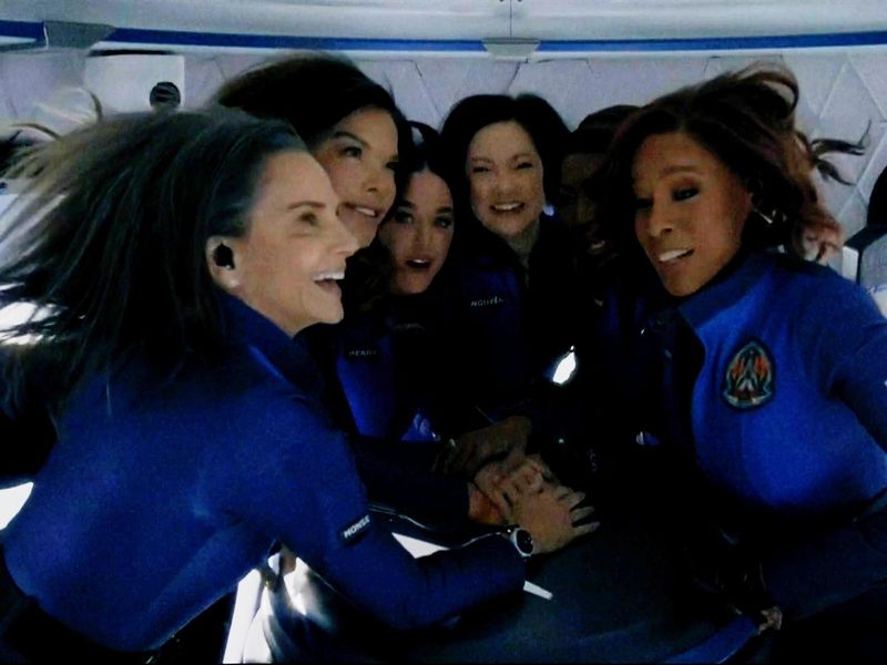blue origin dress code All about the Blue Origin space suits Lauren Snchez helped design