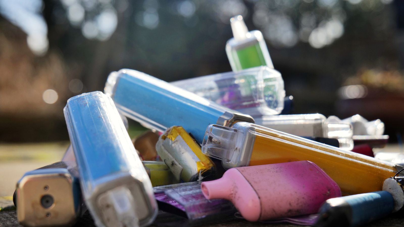 Why stockpiling vapes could be dangerous - as ban on disposables nears