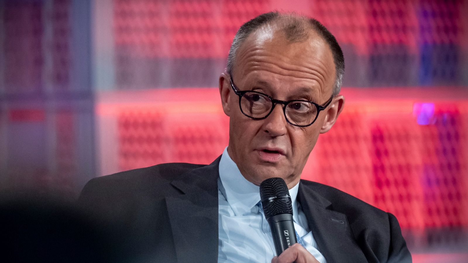 Germany Backs Ukraine Missile Production, Lifts Limits