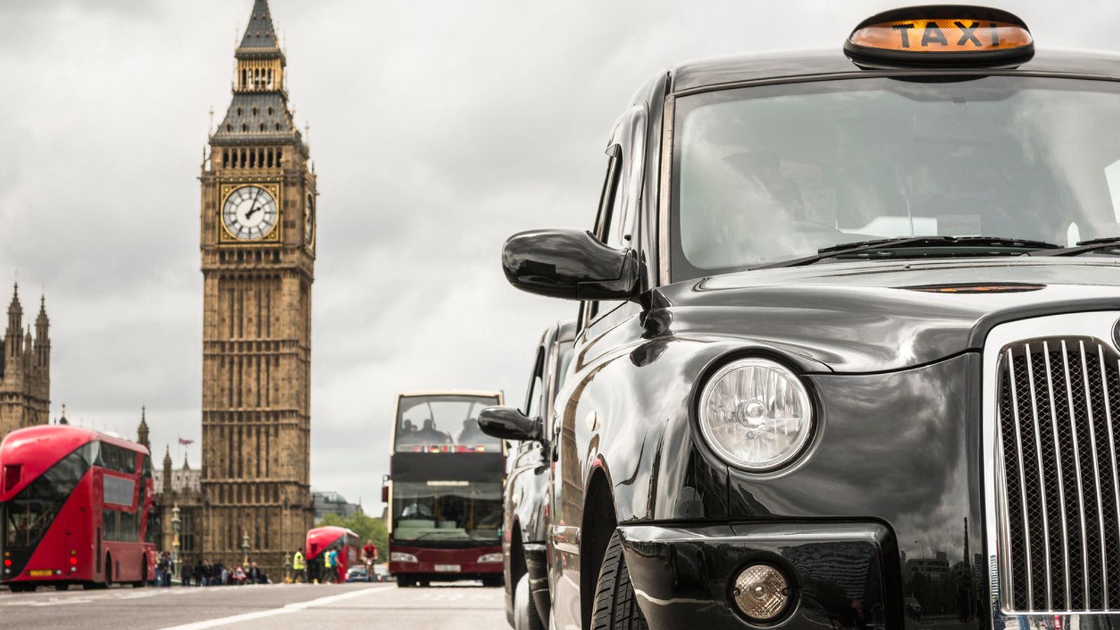 Secrets of a cabbie - from most expensive times to travel to the passenger question he hates most