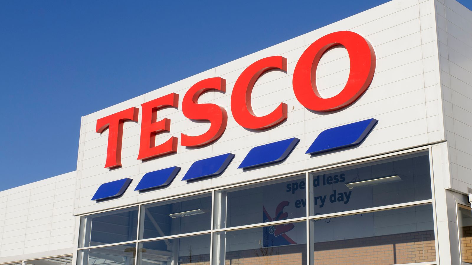 Money blog: Tesco says sorry to customers for £100 Clubcard error
