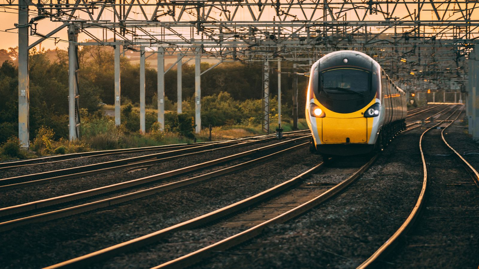 Teenagers to drive trains due to concerns over labour shortages