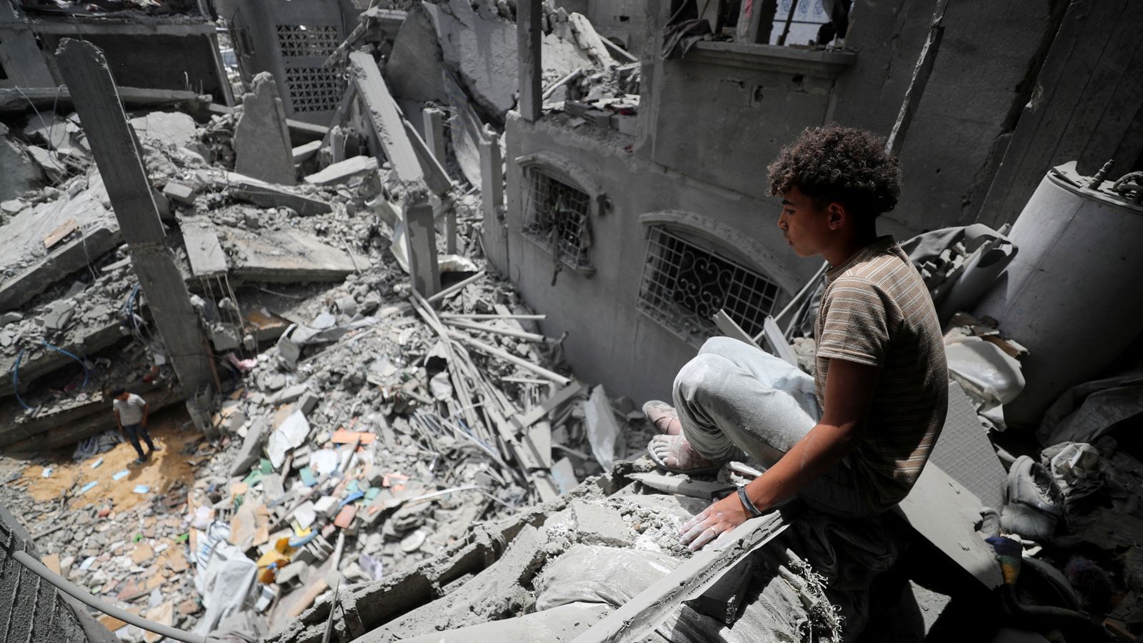 Israel and Hamas resume ceasefire talks after 'extensive strikes' on Gaza