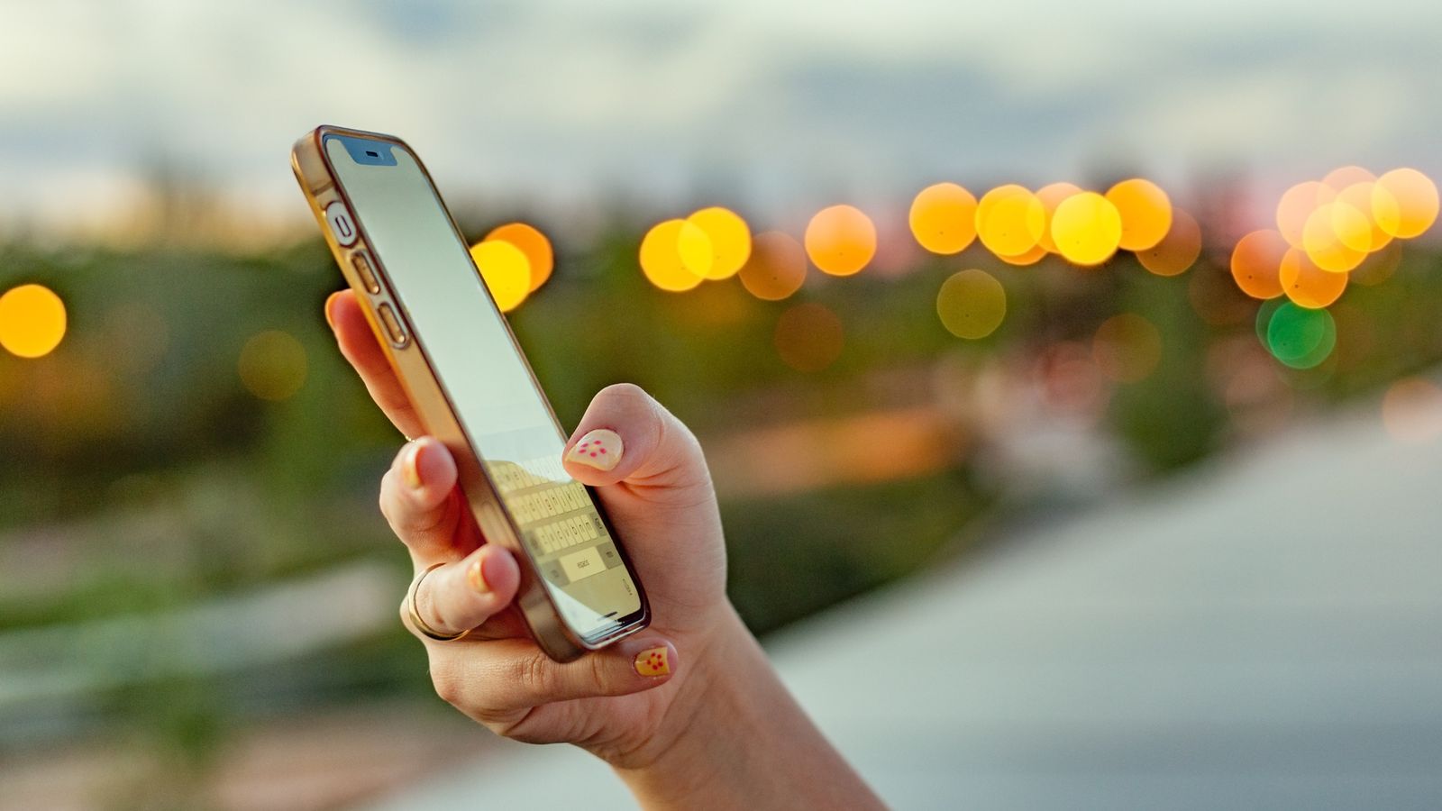 Met Police urge public to protect their phones from fraudsters - as victim shares experience