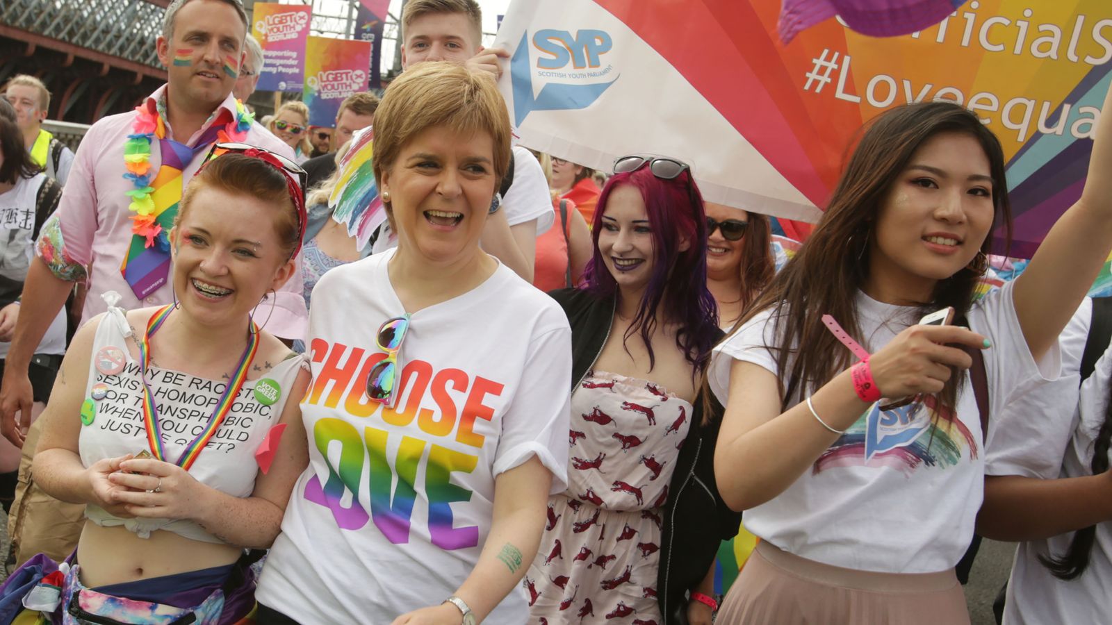 Глазгоу Pride забранява политическите партии да участват на фона на върховния съд 