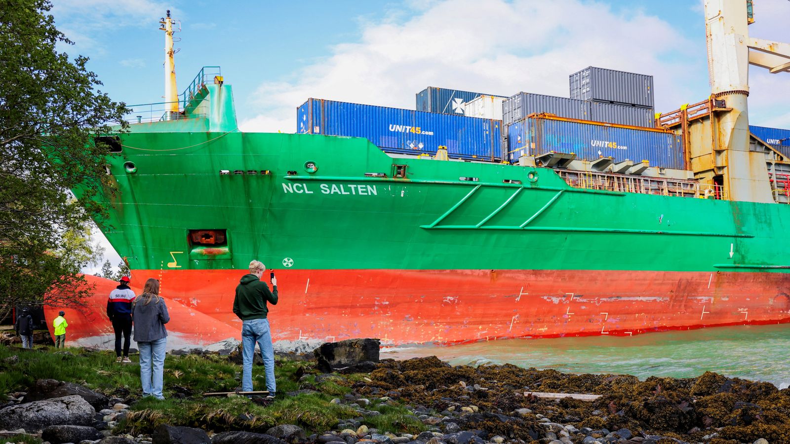 Seriously deep sleeper not woken up by ship crashing in his garden