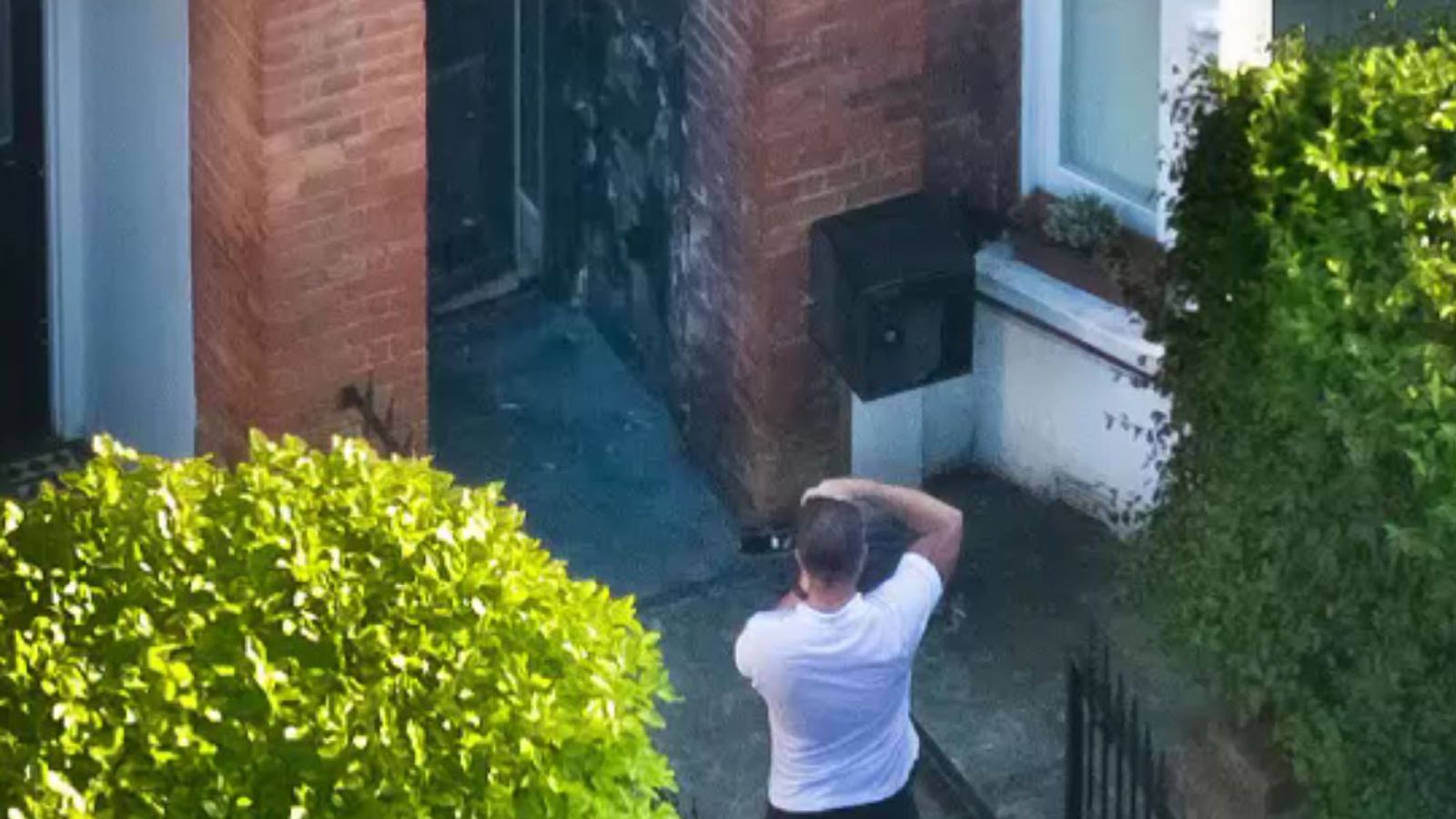 Police investigating fire at Sir Keir Starmer's house - and possible links with two other blazes