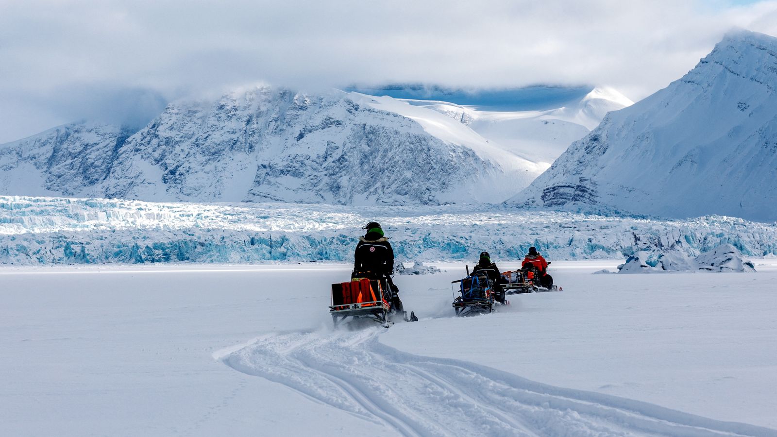 The fight for the Arctic - where climate change is giving Russia room to manoeuvre