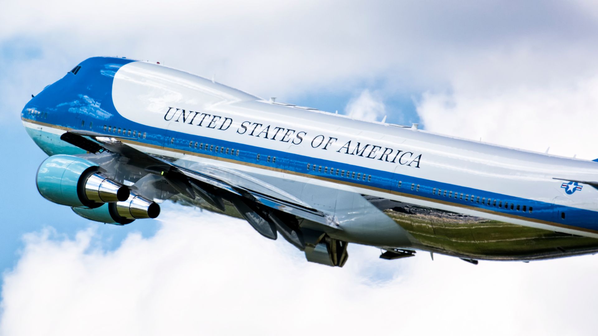 Air Force One: Why Trump's idea of using a Qatari jet as the 'flying Oval Office' has faced criticism