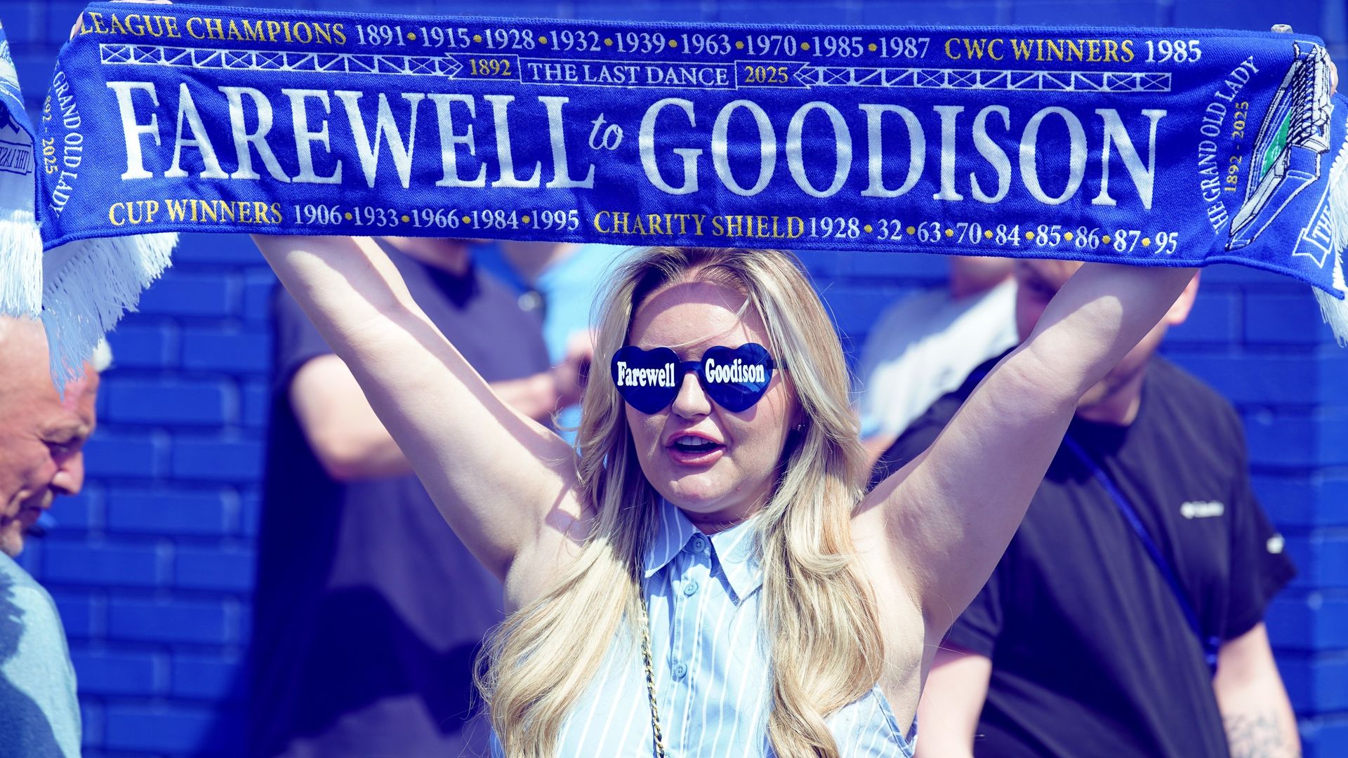 Fans in tears as Everton bid farewell to Goodison Park in final men's game