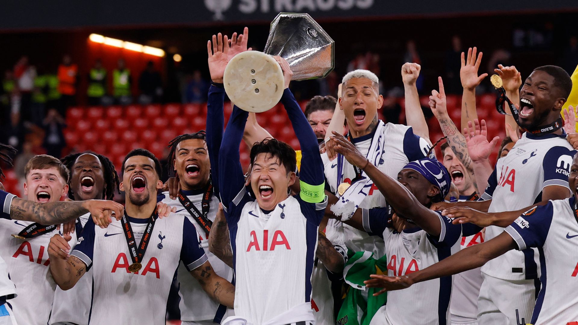 Spurs win first trophy in 17 years as they beat Man Utd in Europa League final