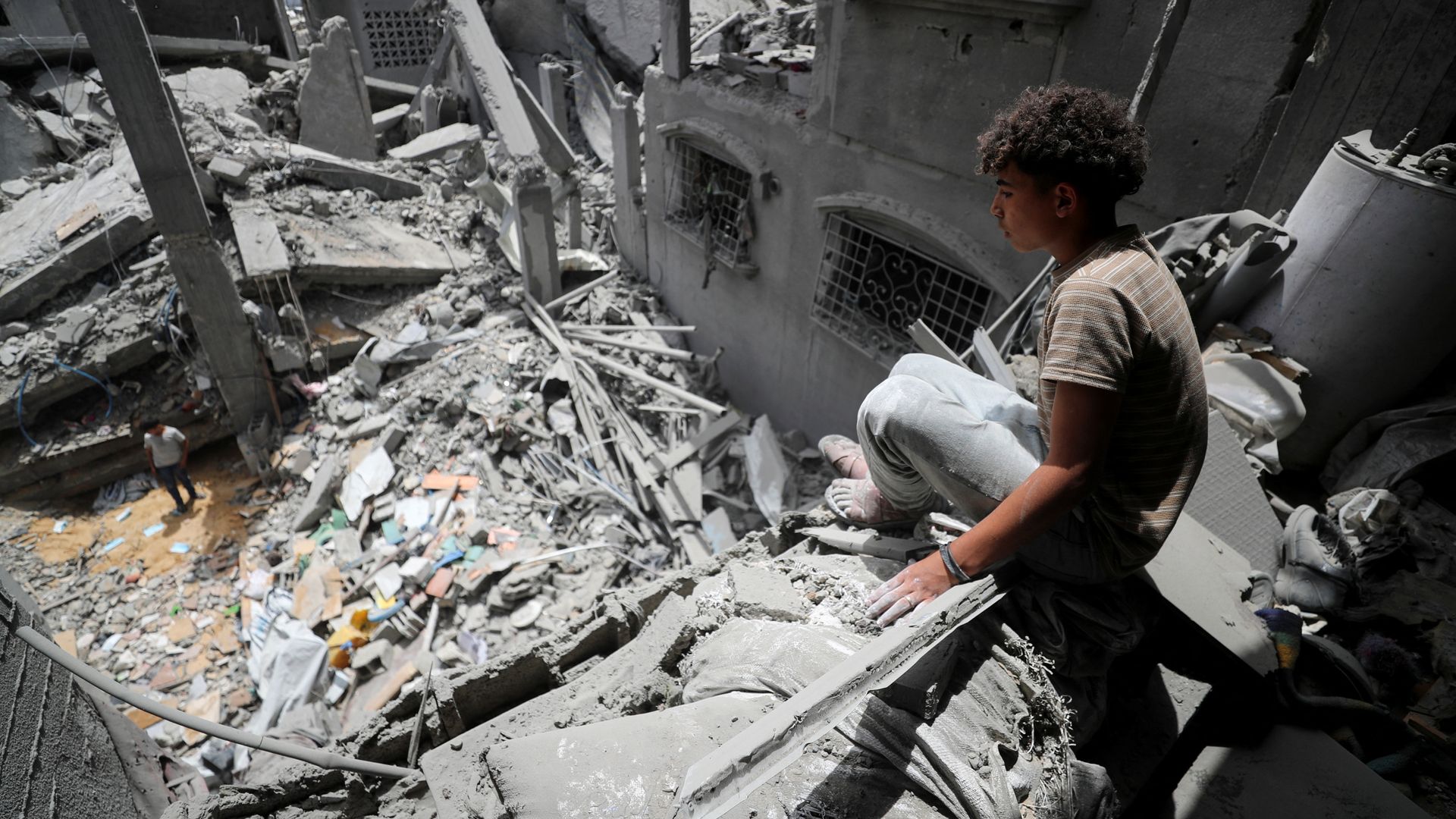 Israel and Hamas resume ceasefire talks after 'extensive strikes' on Gaza