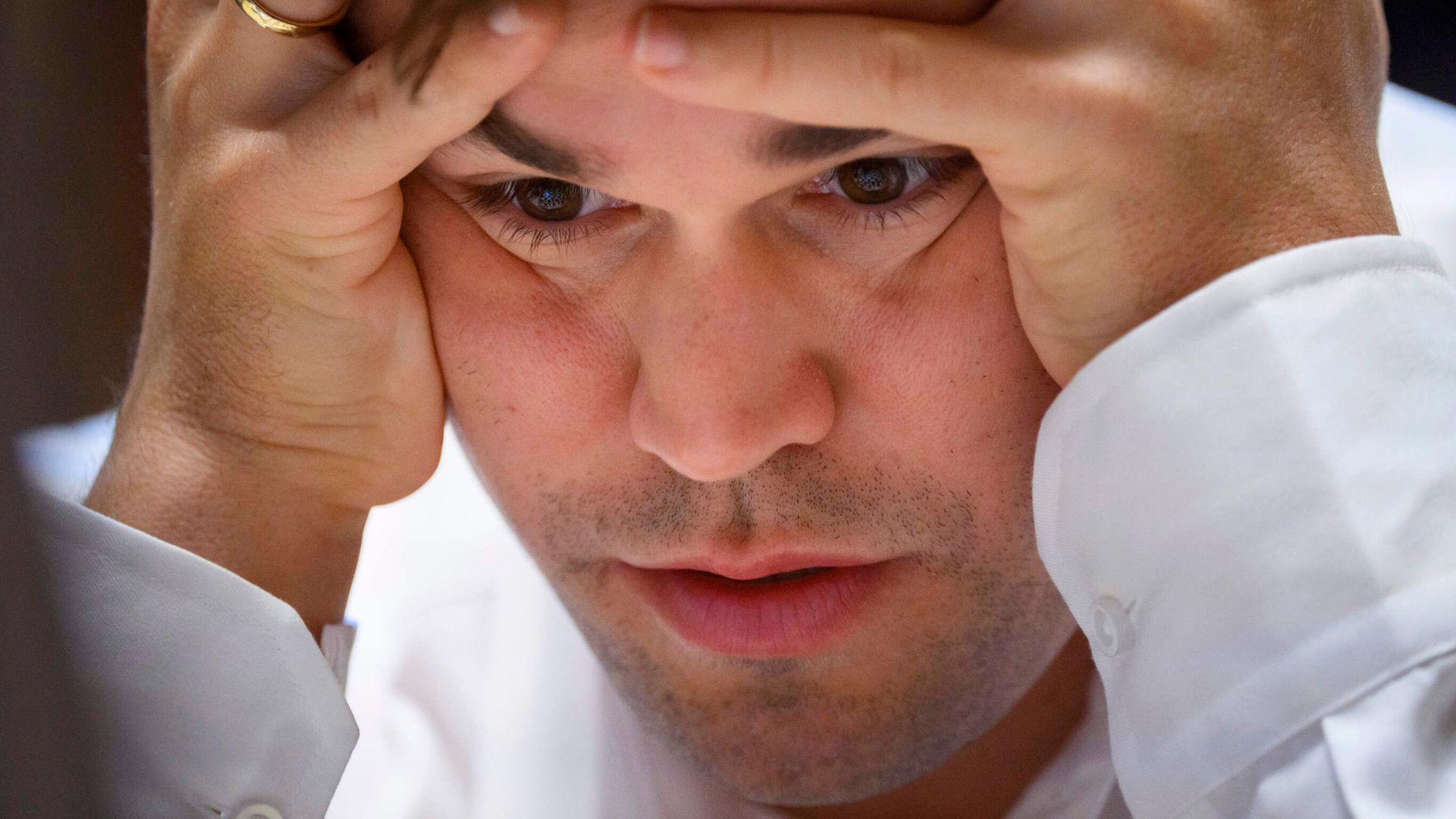 Chess grandmaster playing match against 140,000 people reveals expected result