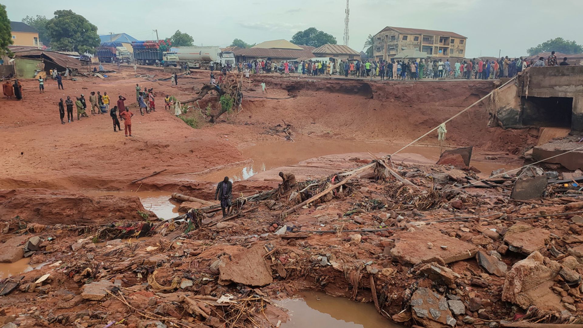 At least 150 killed after heavy flooding in Nigeria