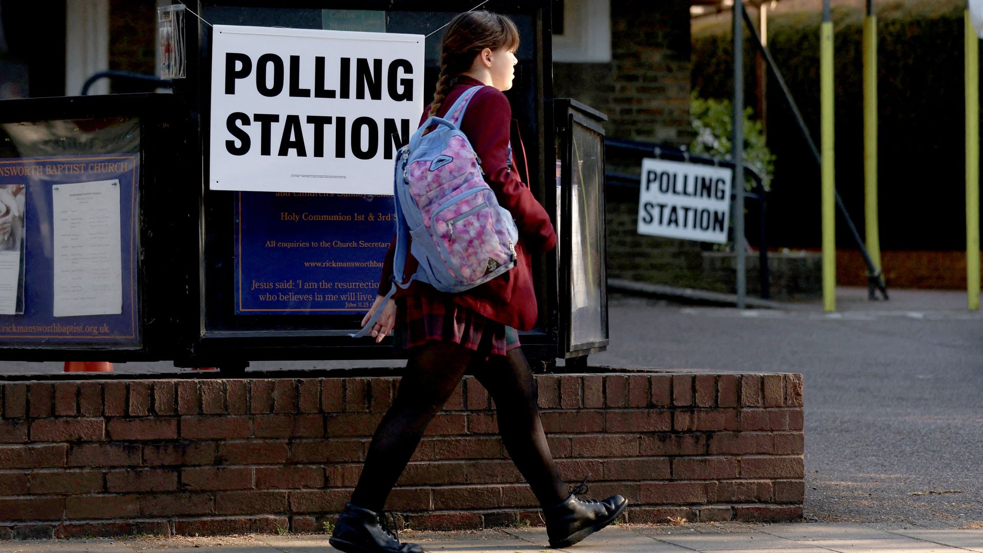 Polls close in council votes and key by-election test for Starmer