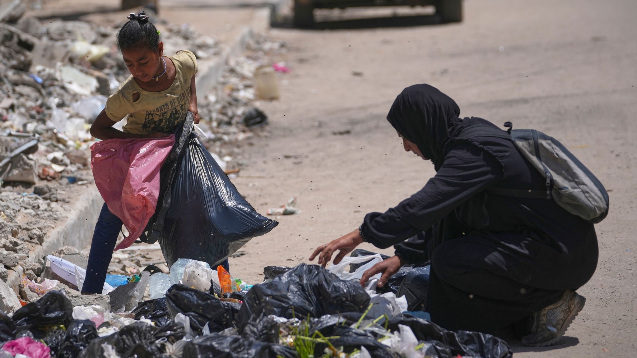 Controversial US and Israel-backed aid group starts operations in Gaza ...
