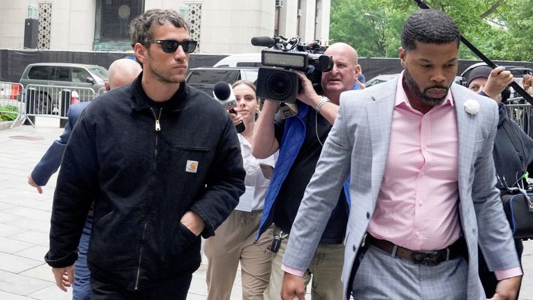 Alex Fine, husband of Casandra "Cassie" Ventura, walks to enter Federal court for the Sean "Diddy" Combs' sex trafficking and racketeering conspiracy trial at U.S. court in Manhattan, in New York City, U.S., May 16, 2025. REUTERS/David 'Dee' Delgado