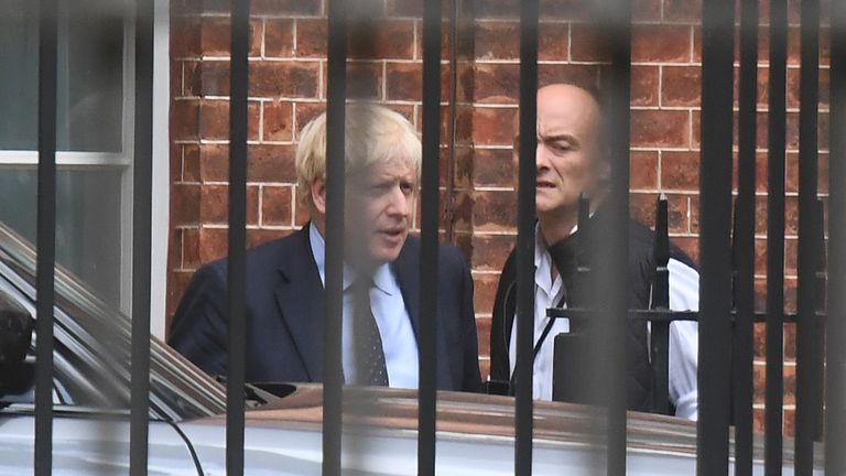 Boris Johnson e Dominic Cummings, fotografados em Downing Street em 2019.