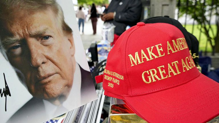 Остання стратегія переговорів Трампа щодо тарифів, які можуть посилити загрозу відплати ЄС
