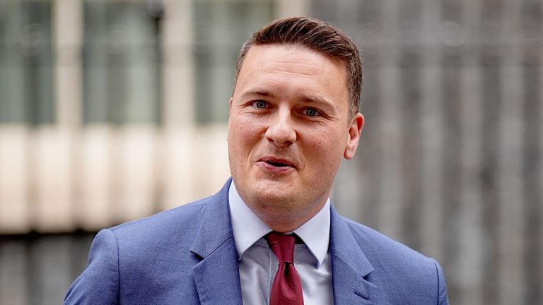 Health Secretary Wes Streeting leaves 10 Downing Street, London, following a Cabinet meeting. Picture date: Tuesday May 6, 2025. PA Photo. Photo credit should read: Aaron Chown/PA Wire 