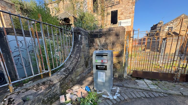 A needle bin